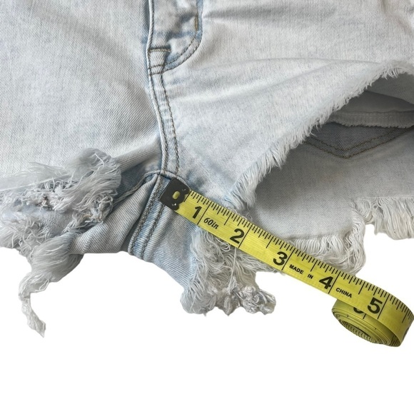 AMERICAN Eagle Light Wash Hi-Rise Shortie Denim Shorts 2 Distressed Cut Off - Picture 7 of 9